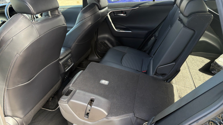 Toyota RAV4 2.5 VVT-i Hybrid Black Edition 5dr CVT Hybrid Estate